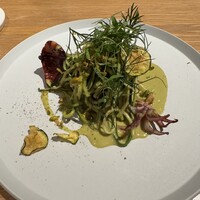 マンサルヴァ - ヤリイカとズッキーニを麺状にしたもの