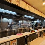 蒙古タンメン中本 - 厨房の様子