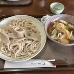 手打ち・つけ汁 うどん処 てる井 - 肉汁うどん並盛り（950円）/令和7年6月