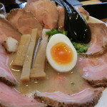 あいつのラーメン かたぐるま - こくとん塩チャーシュー(+0.5玉無料)