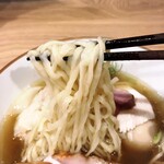 らぁめん鴇 - 特製白醤油、手揉み麺リフトアップ