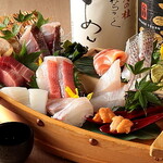 漁港直送 海鮮酒場 あんじ - 料理写真:お造り10種舟盛り