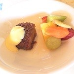 Lion Park - 甘いケーキとフルーツ