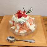 NOA COFFEE - 草莓奶油蛋糕刨冰（半份）
