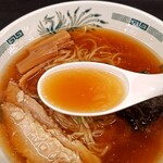 日高屋 - スープ