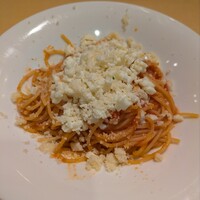 トラットリア ラ グロッタ - とろけるモッツァレラチーズのトマトスパゲッティ