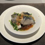 チャイニーズガーデンレストラン 深記 - 鰆のガーリック蒸し