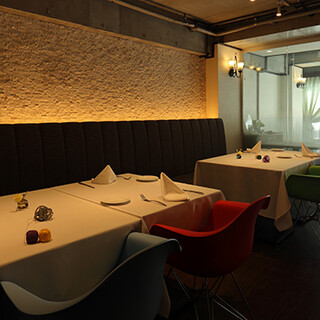 A limited space for just 3 groups a day, filled with color and tranquility. Perfect for anniversaries and business meetings.