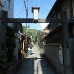 いづ重 - 石塀小路