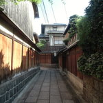 いづ重 - 石塀小路２