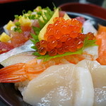 Ichibano Sushiyasan - ランチ海鮮丼、ランチパスポートで540円(H26.9現在)