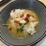 キッチン あずま - ご飯にスープ投入