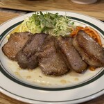 キッチン あずま - 仔牛の厚切りタンステーキ