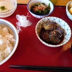 磐田ひとこと食堂 - 料理写真:(左前から時計まわりに)ご飯大、山芋とろろ、ほうれん草、茄子の揚げびたし(小)、チキン南蛮(小)、みそ汁