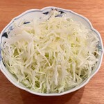 とんかつ乃ぐち - 自家製ドレッシングのキャベツはおかわりOK