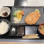 DINING 風人 - とんかつ定食