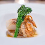 藤右ェ門 栄 - 2025.5 愛媛産真鯛とホタテのポワレ 駿河湾産桜海老のソース