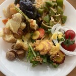 空の駅 風和里しばやま レストランフワリ - 色とりどりの新鮮野菜がたっぷり♡