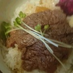 Shiro nikuya - ステーキ丼（400円外税）