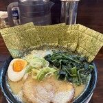 ラーメン刻 - 豚骨醤油+海苔・ほうれん草トッピング