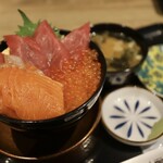 札幌海鮮丼専門店 すしどんぶり - 