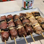 やきとり八重 - 縦の信号機