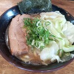 麺屋えびす - 料理写真:豚骨醤油ラーメン