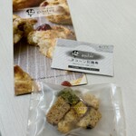 スコーンと焼き菓子のお店 グーテ - 引換券、いただいたスコーンラスク