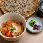 伊達鶏の親子丼と蕎麦のセット