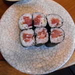 亀正くるくる寿司 - 鉄火巻き