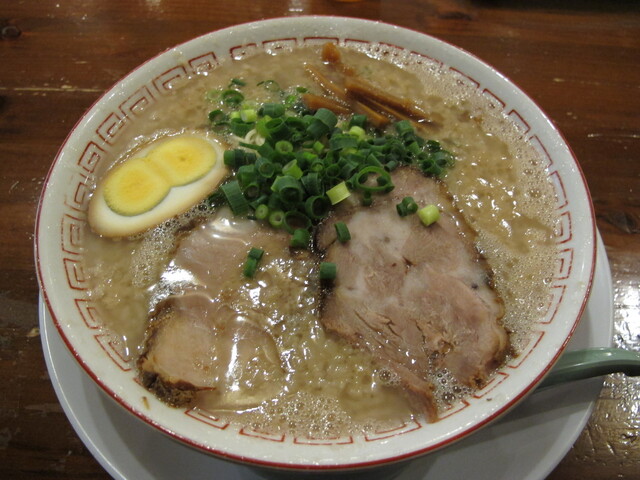 豚骨ラーメン だるま大使 本店>