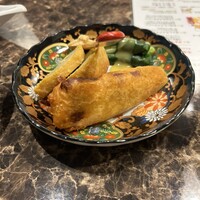 馬刺しと焼き鳥 グルマン三年坂 - 前菜の辛子蓮根、一文字ぐるぐる、ちくわサラダ