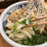 麺匠 釜善 - しっかりエッジが立って固い麺なのですが、固さだけじゃない深みと味。