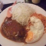 ロビン - ハンバーグ（760円）