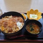 レストハウス舞子 - 名物とんかつ丼