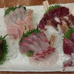 釣り魚の店舟武 - 料理写真:この日の刺身盛り合わせ 時価、4人前、なめろうを必ず入れてもらうようにしている。この日もどのお魚も新鮮で超美味だった。