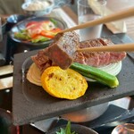 307074321 - ミディアムレアに近い焼き加減
