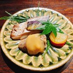 御料理 ふじ田 - 太刀魚のナスはさみ焼き
      いちじくの天ぷら白味噌田楽
      さつまいも