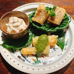 御料理 ふじ田 - だだちゃ豆と茶色いえのきと
      ホワイトアスパラの白和え
      めひかりのてんぷら
      ささだけのてんぷら木の芽味噌
