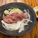 宮原酒場 もつ焼きエビス参 - ハラミ刺　620円