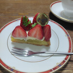 プレリアル成城 - 料理写真:『紅ほっぺのタルト』¥680