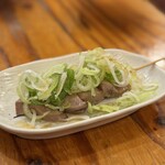 宮原酒場 もつ焼きエビス参 - 特レバー串　290円