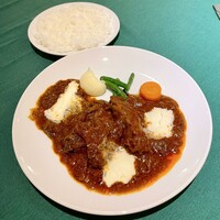 ロシヤ料理 ラルース - ③メイン ビーフストロガノフ