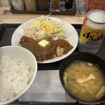 松屋 - 厚切りトンテキ定食シャリアピンソース＆生ジョッキ缶