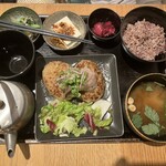 24/7 cafe apartment - あなたの梅のハンバーグ