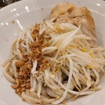 麺屋味方 - 麺量は250gにしたので、器に盛ると控えめに見えるなあ(笑)でも充分なんです。