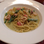 地中海食堂 タベタリーノ - 小エビとヤリイカとジャガ芋のジェノバ風クリームパスタ
                                オススメです！