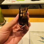 鮓 きずな - 明石の焼き穴子(海苔巻)(海苔の風味がよく絶品です)