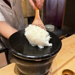 湘南沖地蟹専門店ふじ月 - 食事釜炊き御飯　中川一辺陶作釜炊き御飯