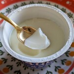 シャトレーゼ - 料理写真:生クリームヨーグルトの「八ヶ岳高原牧場」